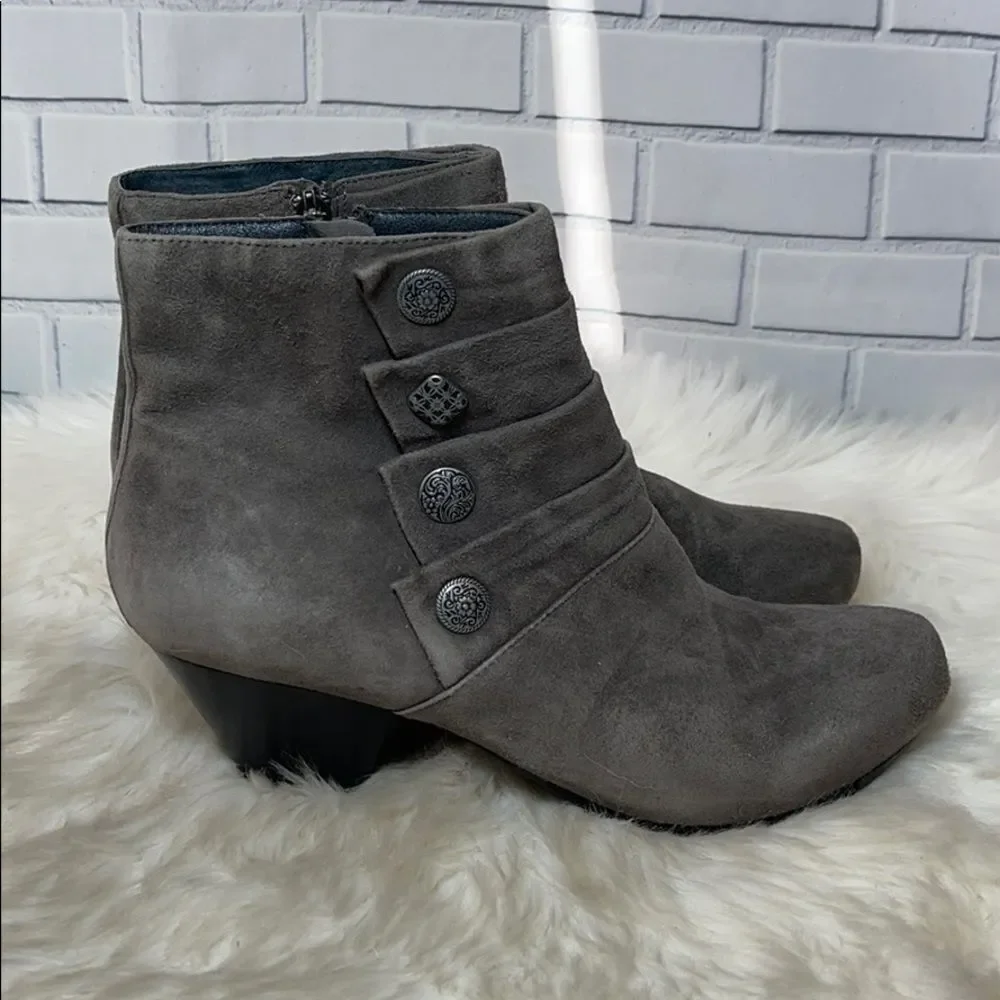 Dansko Baker Grey Suede‎ Booties Sz 40/9.5-10